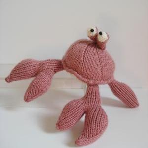 Pinky The Crab Toy Knitting Pattern