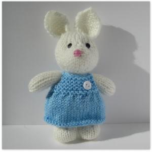 Millie the Rabbit toy knitting patt..