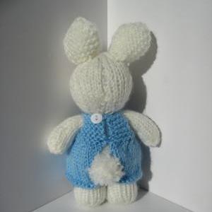 Millie the Rabbit toy knitting patt..