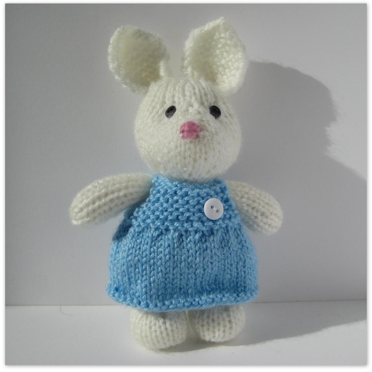 Millie the Rabbit toy knitting pattern