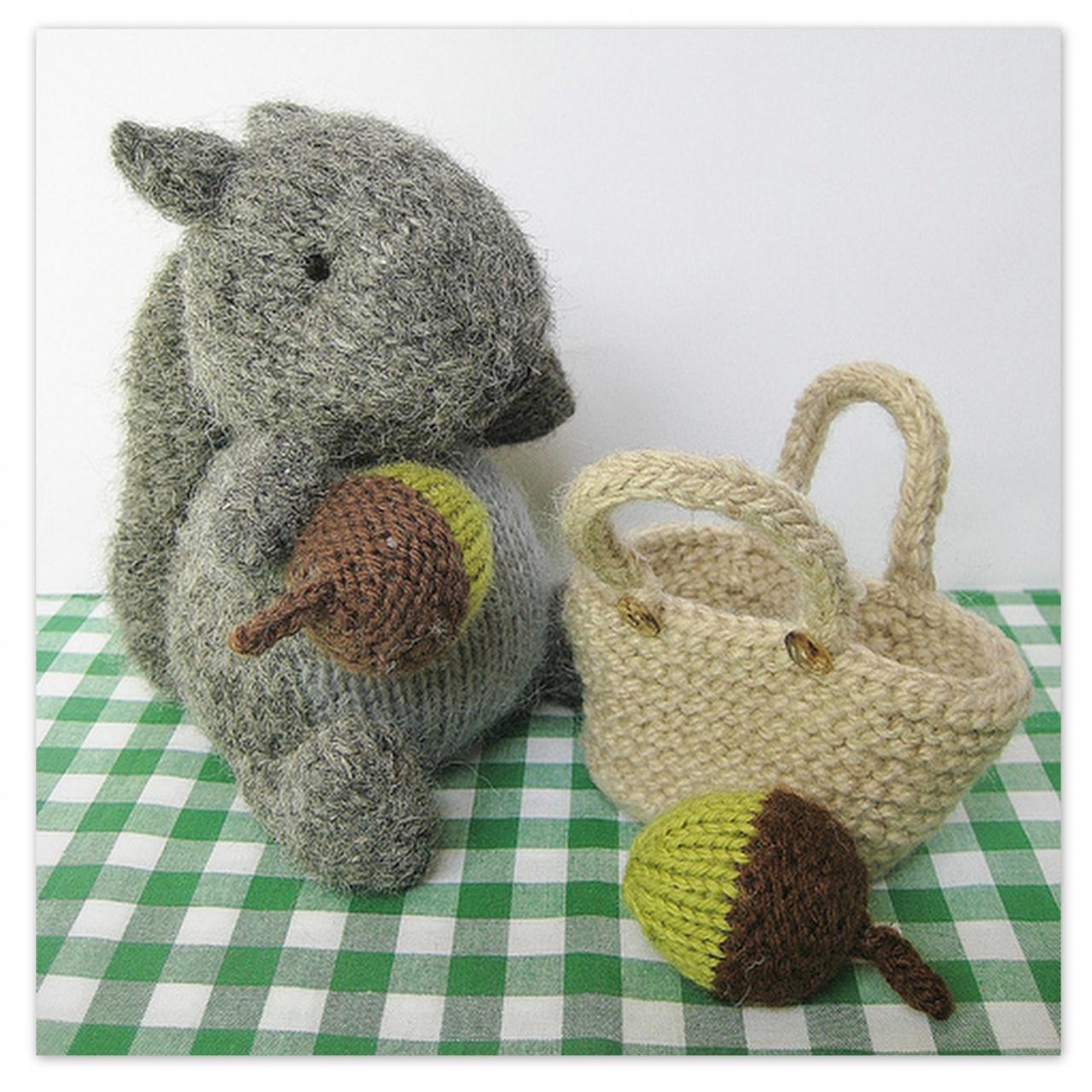 Finsbury Squirrel Toy Knitting Pattern