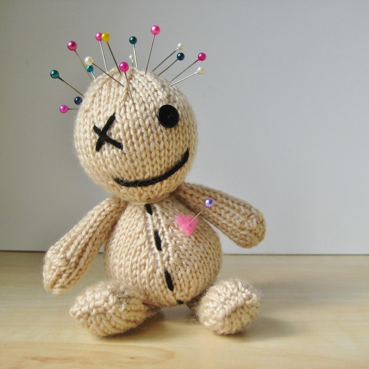 Voodoo Doll Toy Knitting Pattern on Luulla