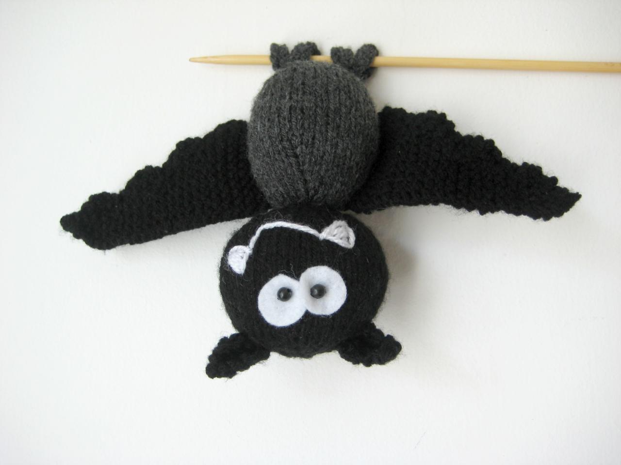 Billy The Bat Toy Knitting Pattern