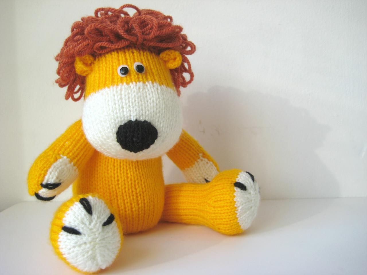 Samson The Lion Toy Knitting Pattern