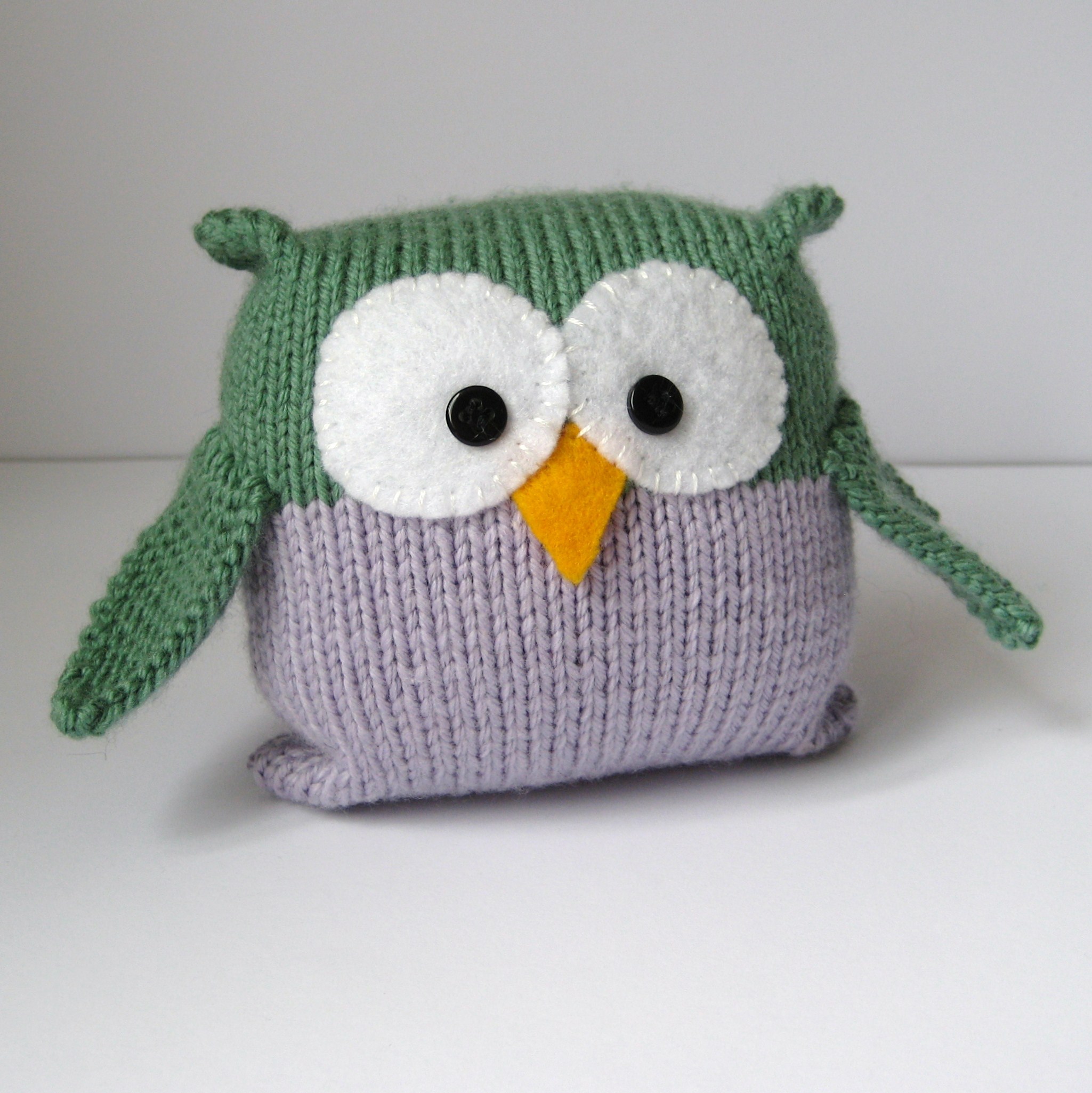 tooley-owl-toy-knitting-pattern-on-luulla